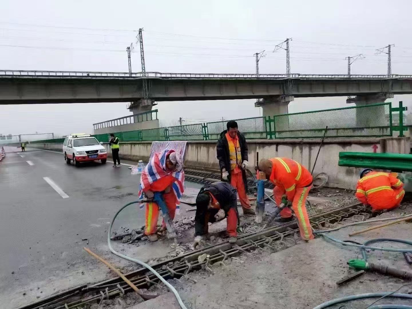 秦都桥梁伸缩缝抢修料